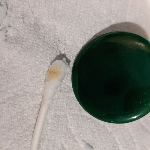 Vintage 60's Bakelite Spinach Green Disc Clip Earrings - Picture 4 of 10